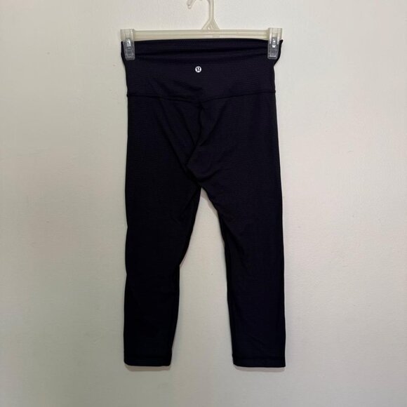 Lululemon Black Align 21 Inch Yoga Leggings Style LW6BSHS Size 6 - Picture 4 of 7
